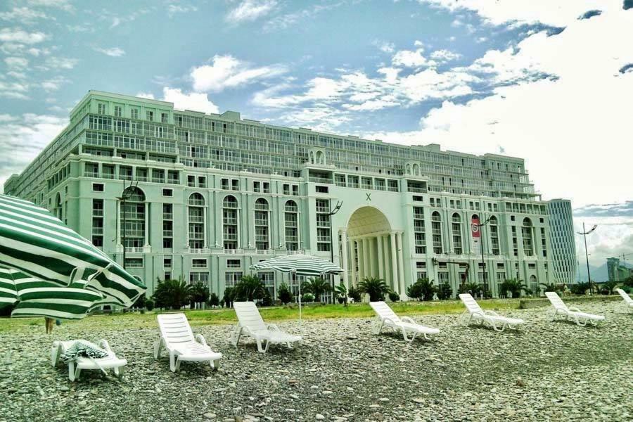 Apartments By The Sea Batumi Exterior photo